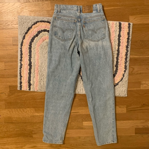 SOLD DEPOP Vintage 550 Levi’s Jeans - Picture 4 of 8